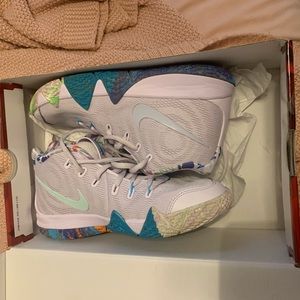 Kyrie Basketball Shoes *Limited Edition*